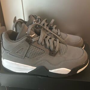 Kids  grey Jordan retro 4s worn once.